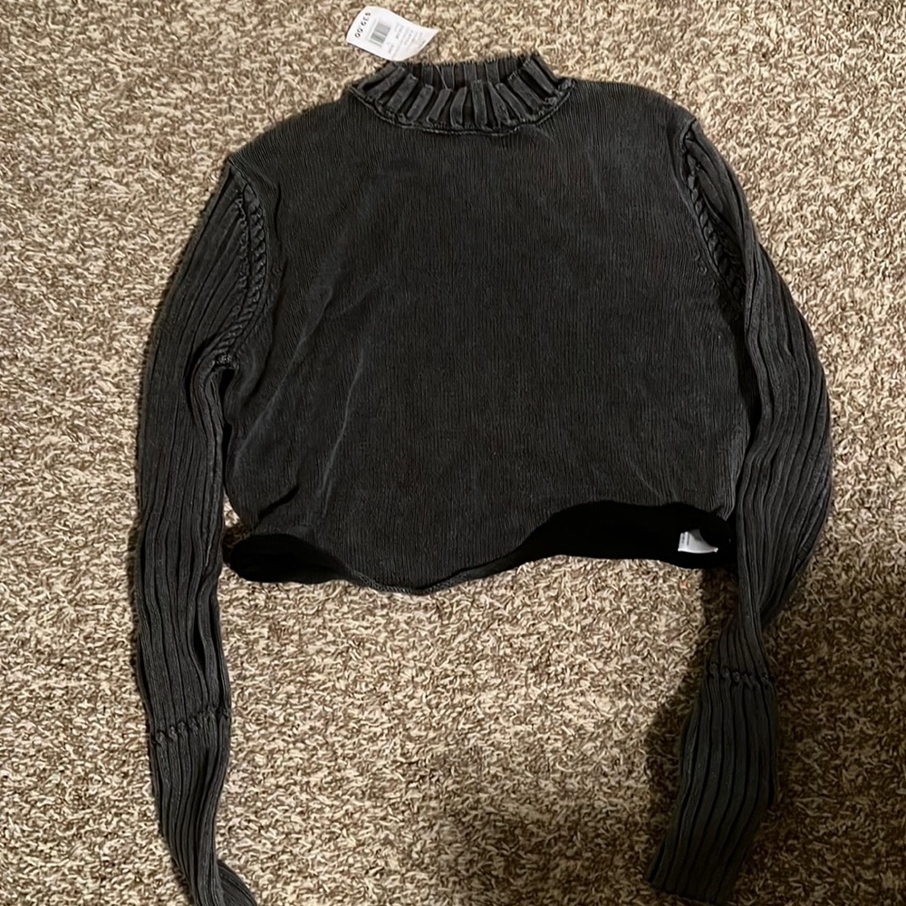 LG grey crop sweater